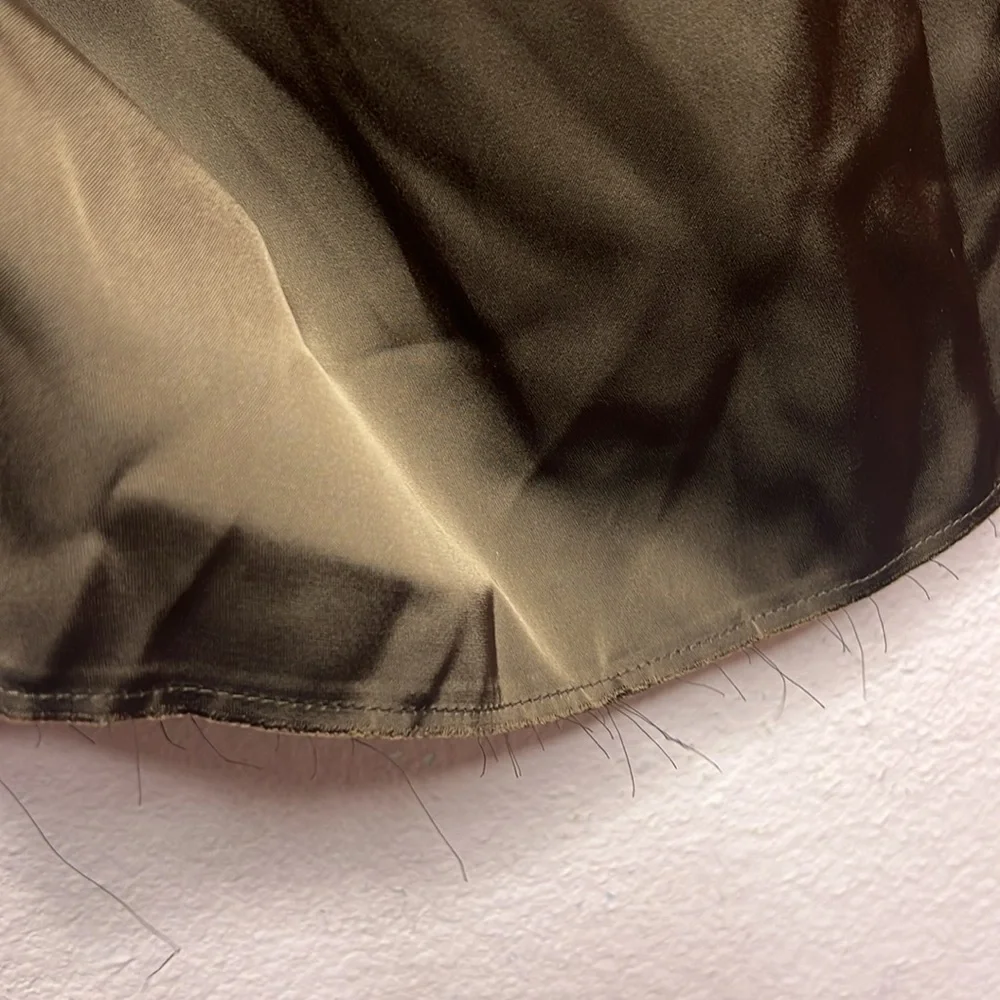 16Arlington Olwyn Back-Slit Satin Maxi Skirt. Size 14